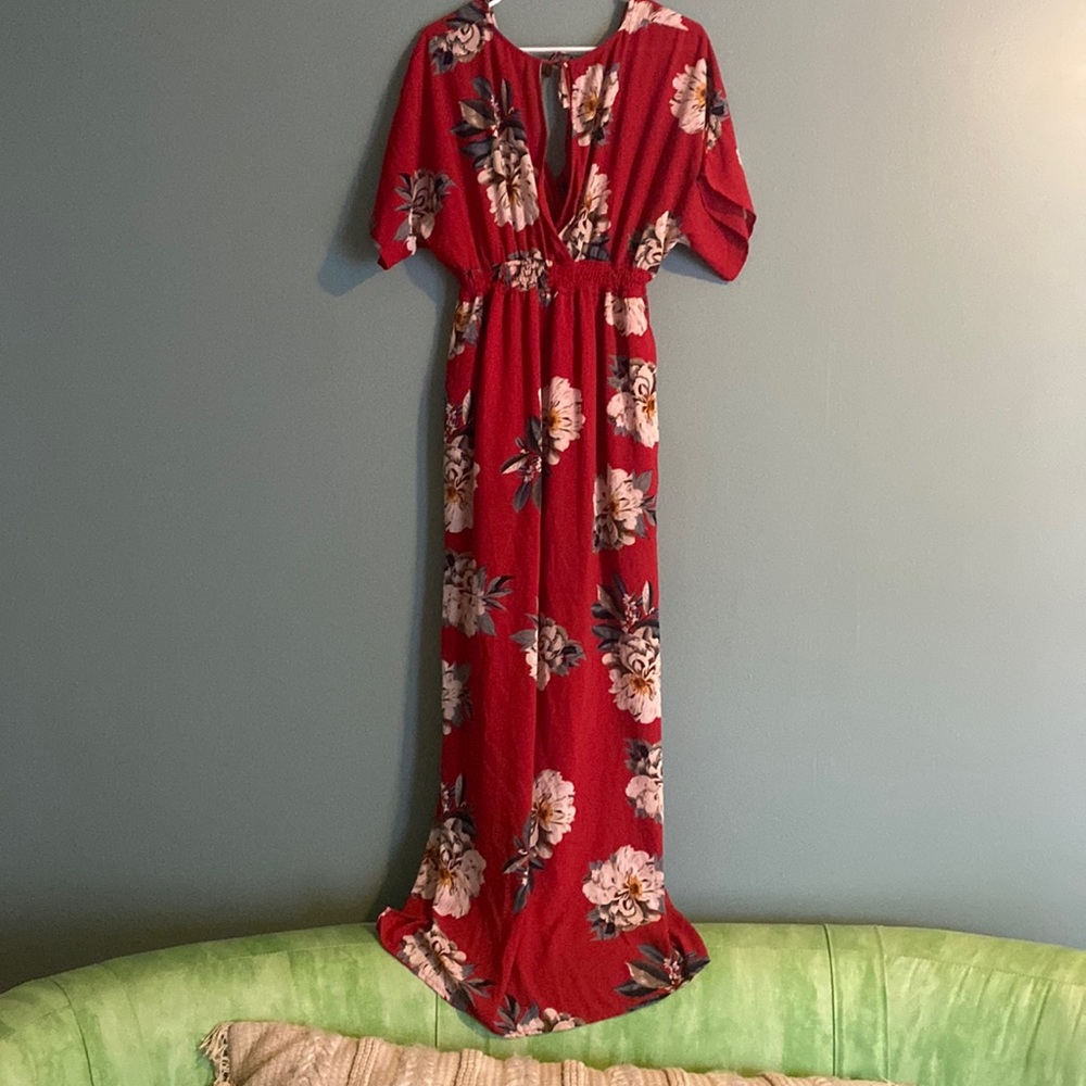 Summer Showstopper✨ lightweight smocked-waist maxi dress!